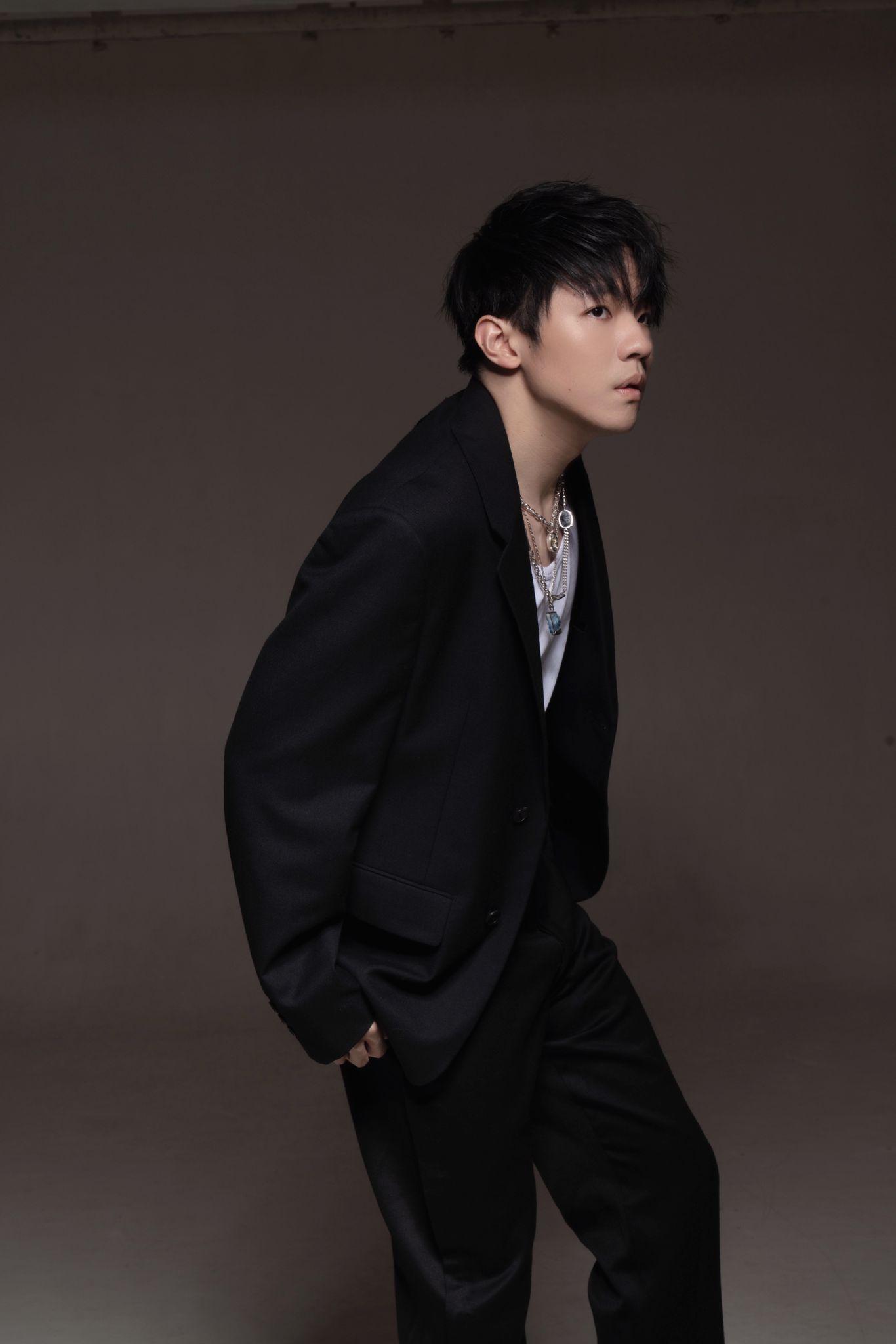 陳卓賢推出本年度第5首派台作品《夜視鏡》。