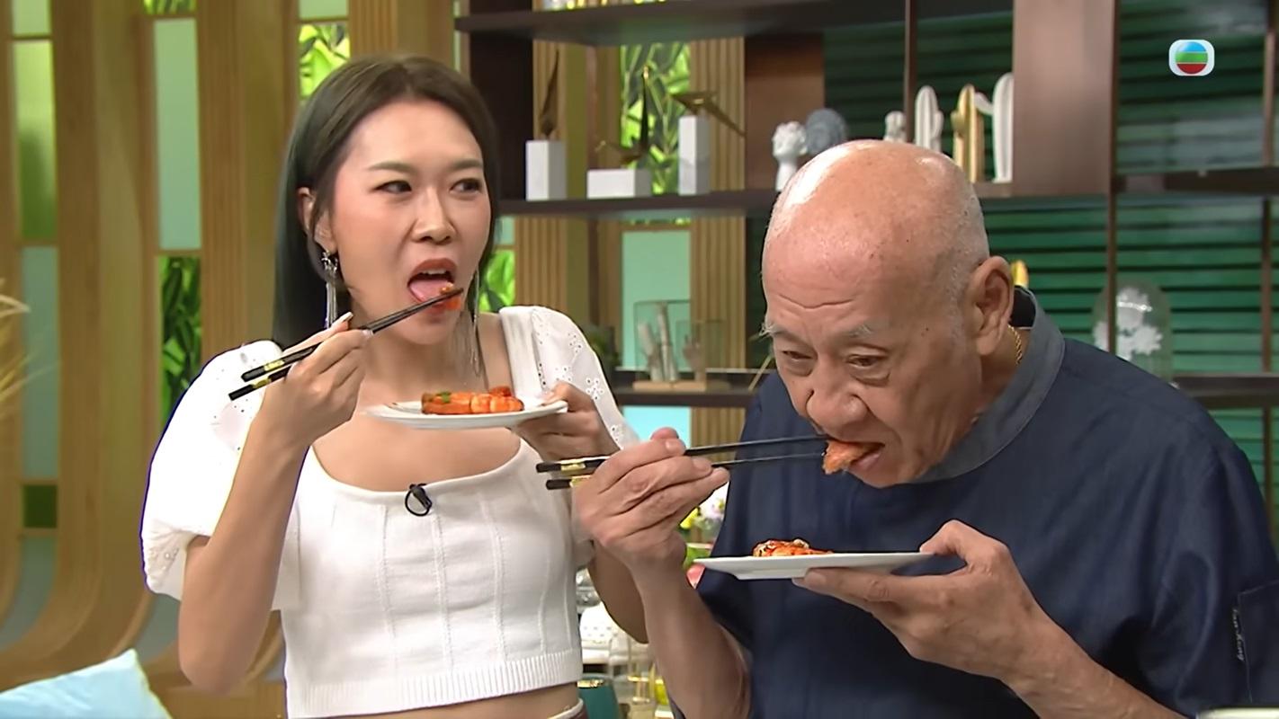 宋芝齡(左)日前亮相無綫電視節目《流行都市》。(節目截圖)