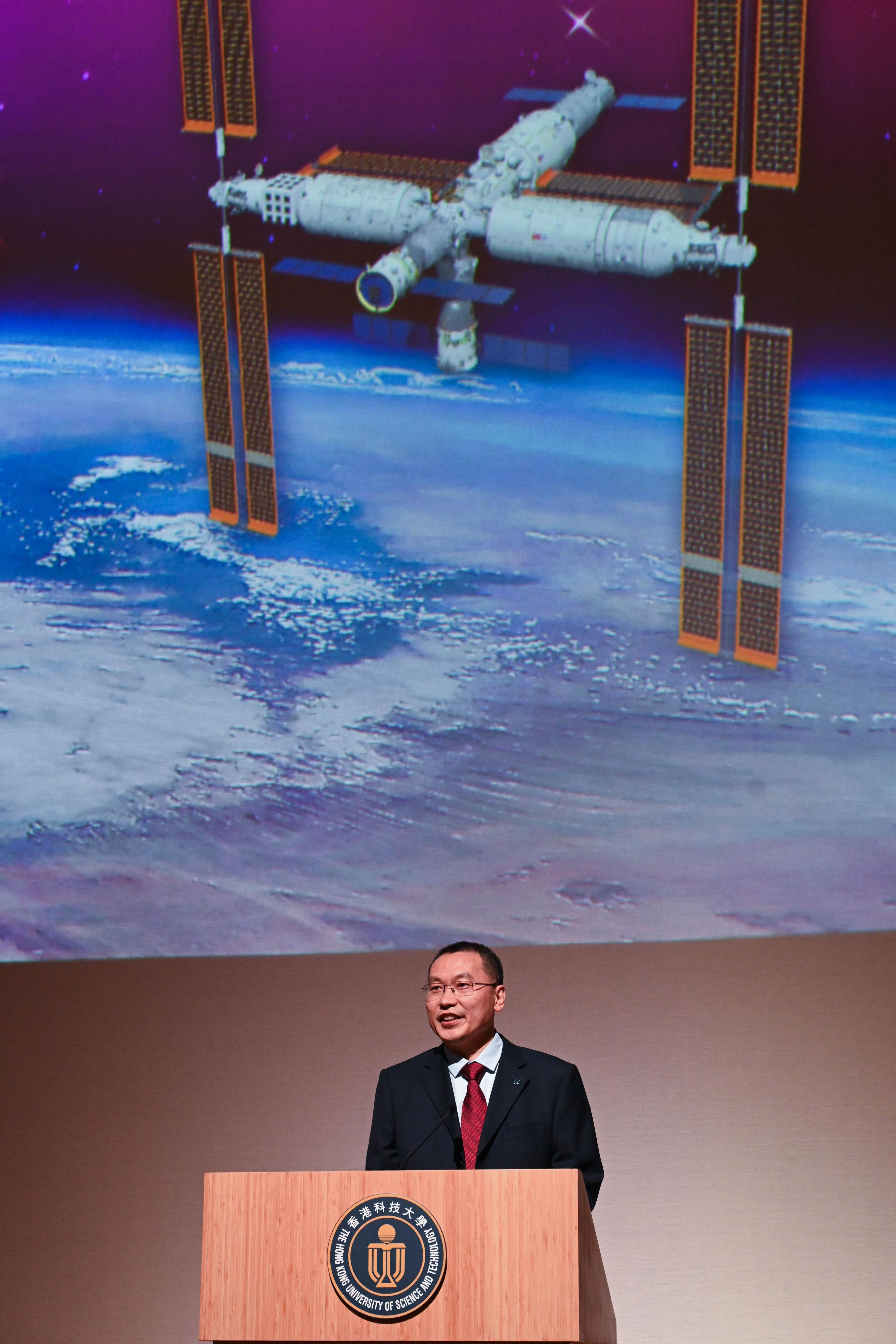 代表團到訪理大及科大。(政府新聞處)