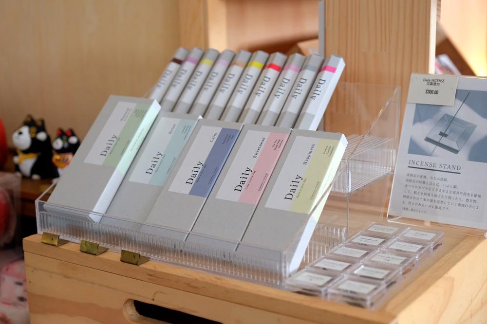 除咖啡外,該店還搜羅了來自日本各地的咖啡用品配件、生活雜貨和碗碟廚具。