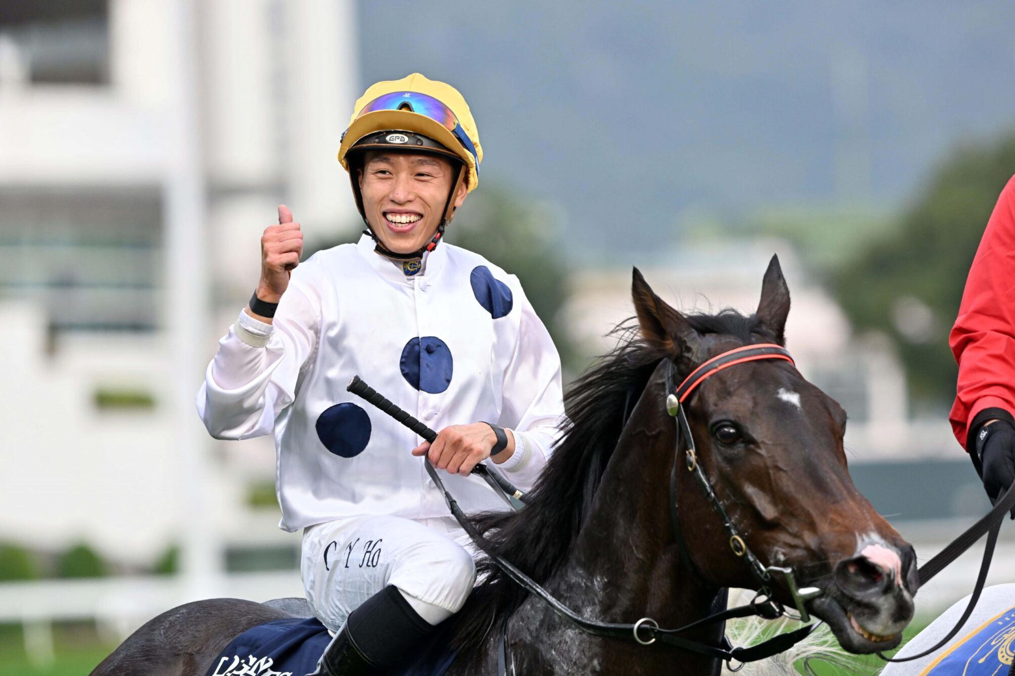 「金鎗六十」騎師何澤堯指,不少人認為「金鎗六十」已年屆八歲,但自己從來沒有懷疑過馬匹實力。