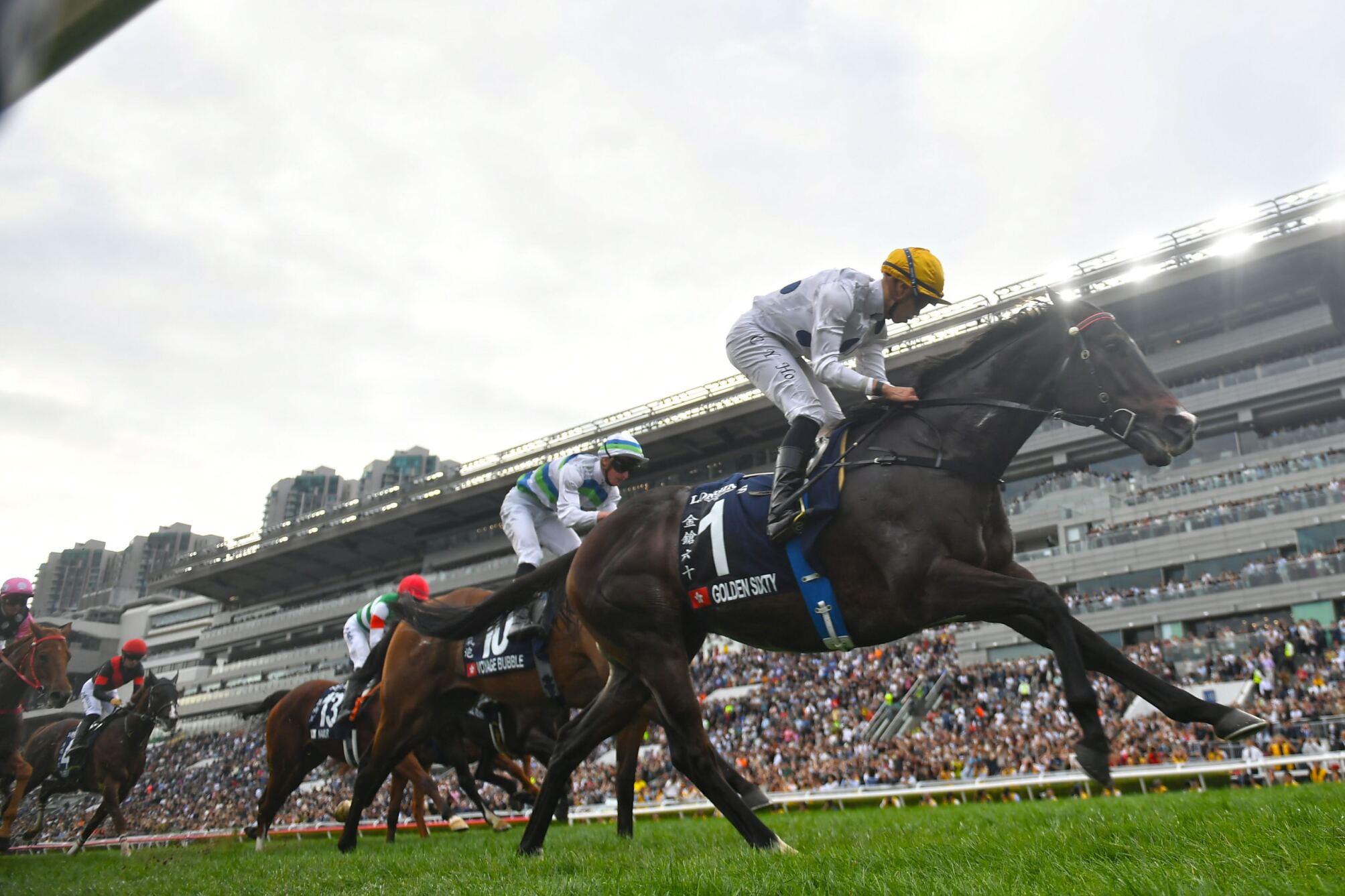 三屆香港馬王「金鎗六十」輕鬆勝出浪琴香港一哩錦標,成為歷來第二匹三度贏出香港一哩錦標的香港賽駒。