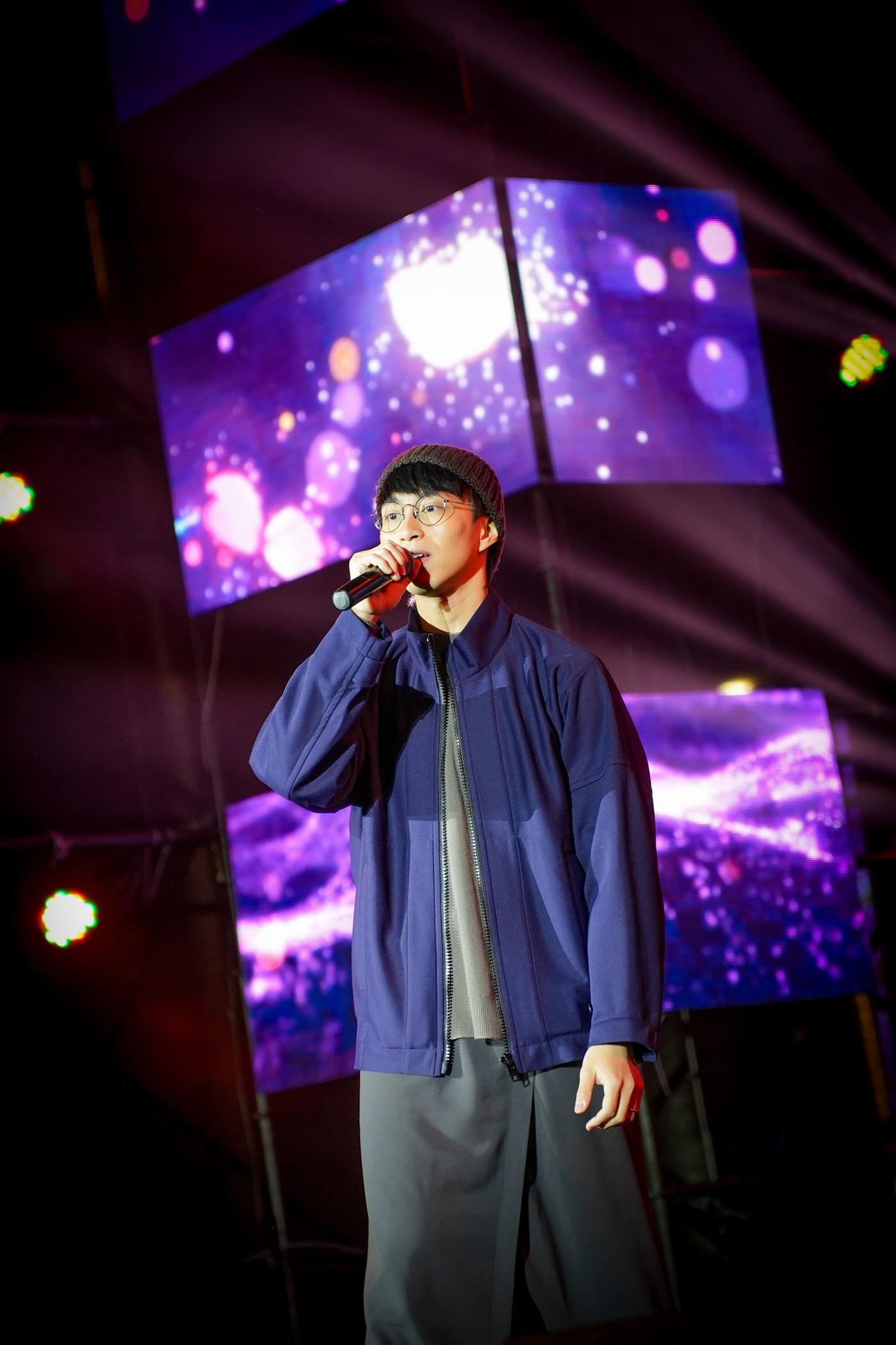 吳業坤在結婚上,自認是馬國明的前輩。