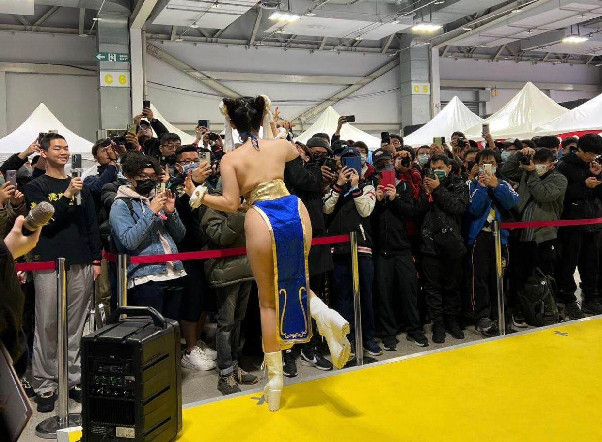 天木純出席台灣的動漫音樂節,吸引大批麻甩粉絲熱烈捧場。