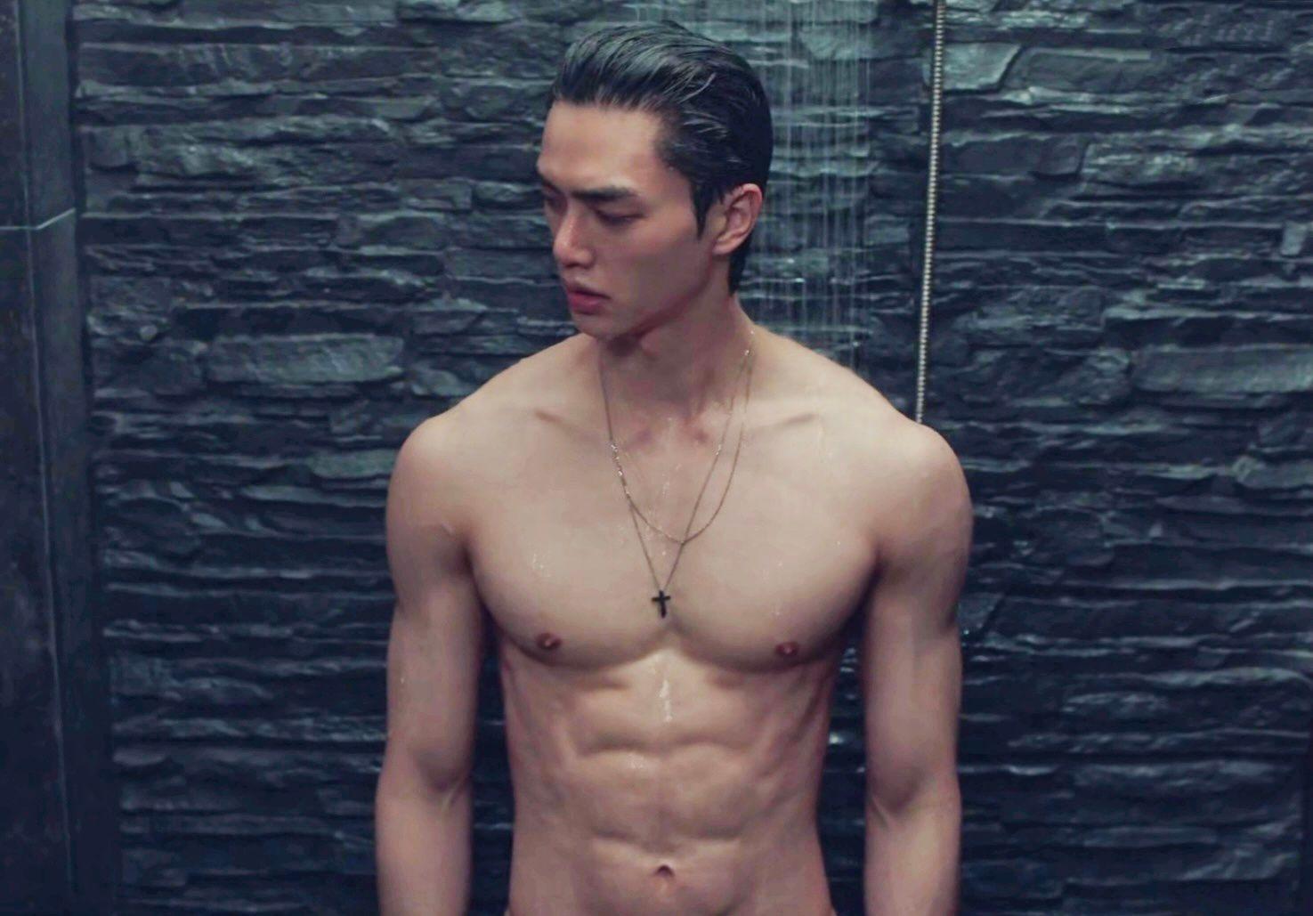 在《與惡魔有約》中,宋江的極品身材表露無遺。