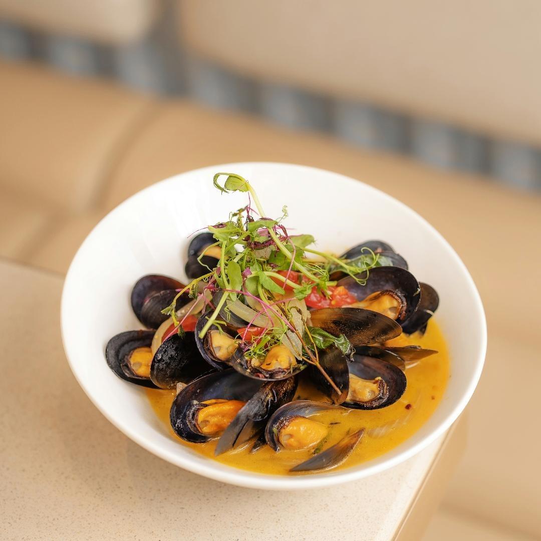 藍青口配香草牛油清酒汁