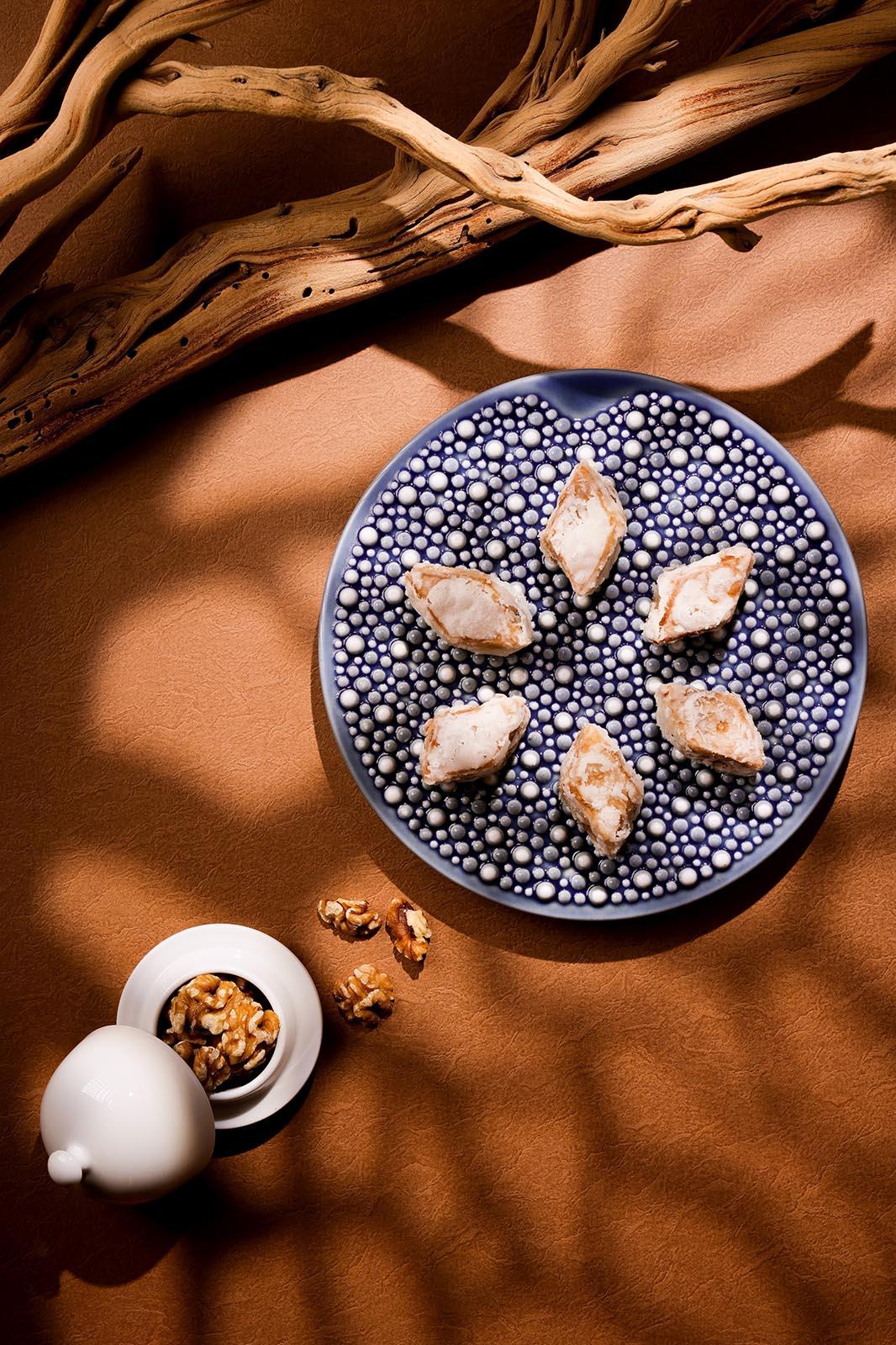 大閘蟹戈渣─即是炸一口湯,譚師傅結合現代廚具的幫助,令戈渣的內裡的口感更幼滑。