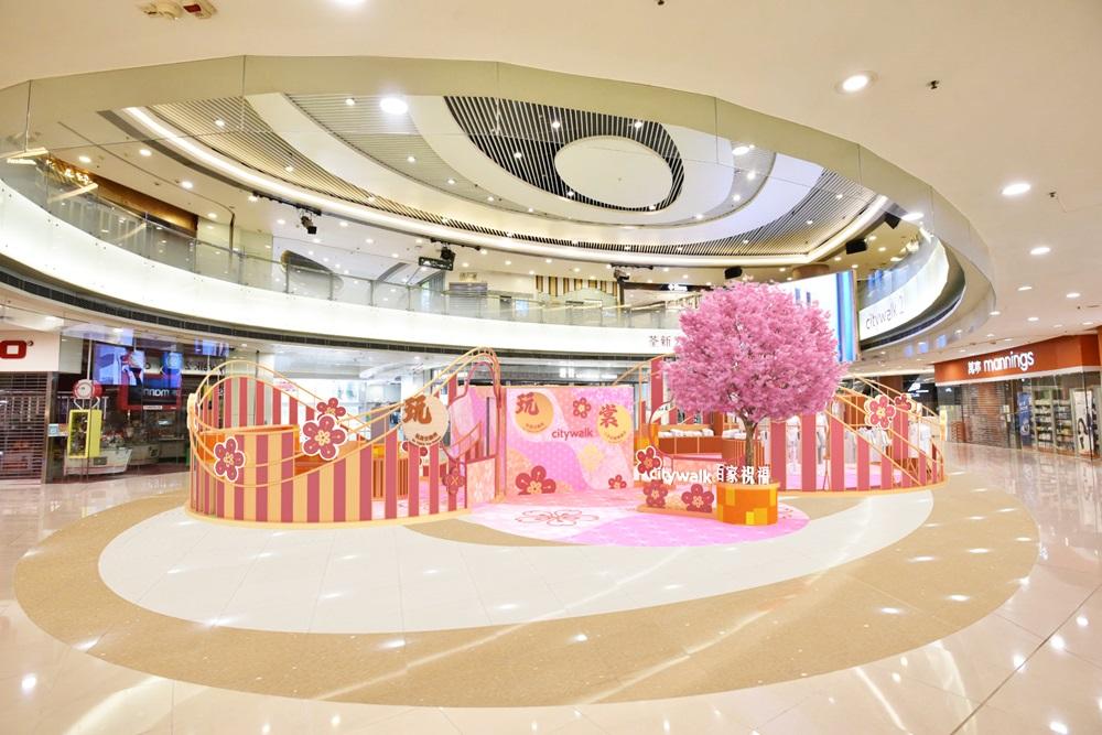 荃新天地2期兩大期間限定店 「玩‧玩具交換所」及「裳‧二手服飾義賣店」與您送舊迎新。