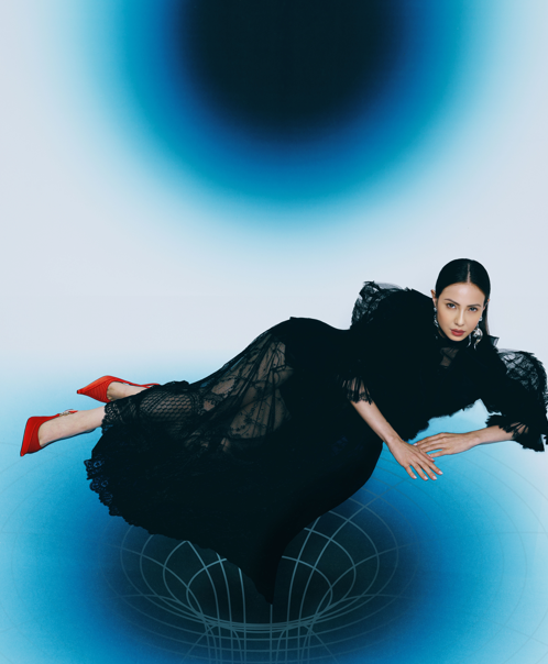 「上騰制作有限公司」公布繼9月鍾舒漫加盟後,今日與香港品牌科技公司Gusto Collective宣布,歡迎全球首位虛擬藝術家「MonoC」加盟,成為全港首位AI虛擬藝人