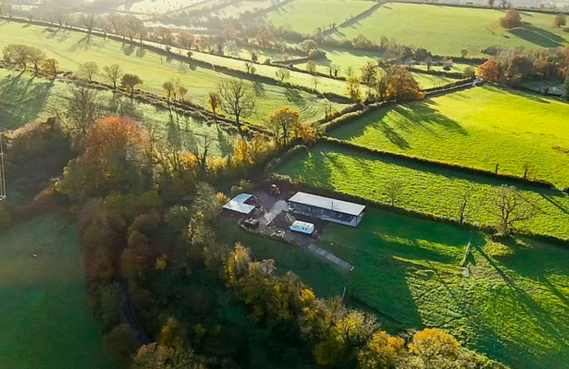 英國物業|該屋四處是田野。(互聯網)