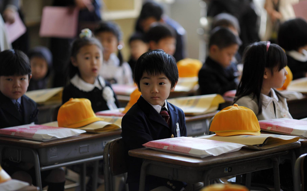 日本傳媒報道,只要一個家庭的父母願意生3名子女或以上,可免除子女未來所有大學及高等教育費用。(資料圖片)