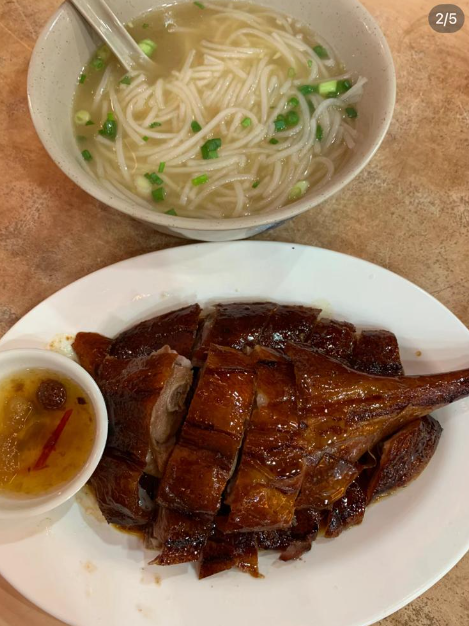 事主指因為實在無肉食,「根本無法入口」,因此主動提出想換一份。(圖片來源:小紅書)