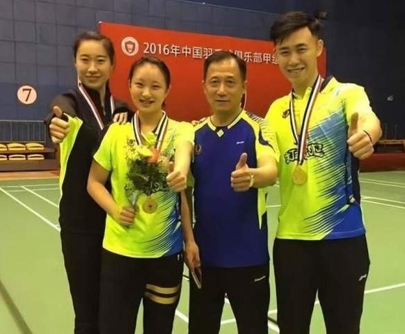 于小渝曾在2015年拍檔夏歡獲得新西蘭羽毛球黃金大獎賽混雙亞軍,隨後又在2017年第13屆全運會羽毛球男團決賽中奪得全運會男團冠軍,同年再奪新西蘭羽毛球黃金大獎賽混雙亞軍。