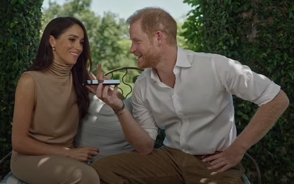 片段盡展梅根親善一面。(互聯網)