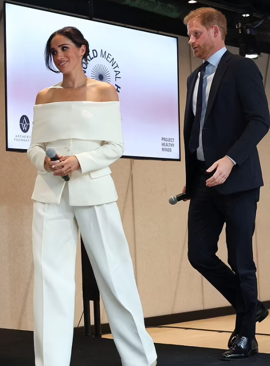 片段盡展梅根親善一面。(互聯網)