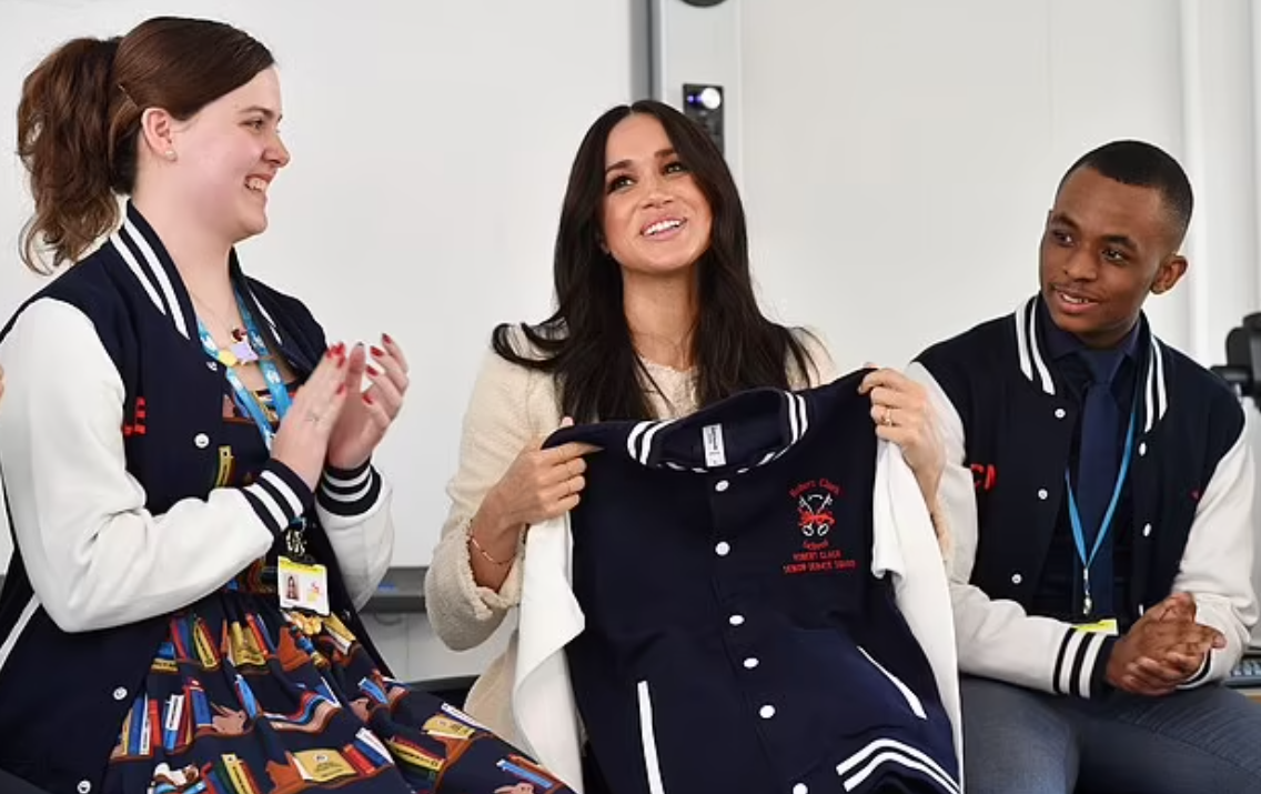 片段盡展梅根親善一面。(互聯網)