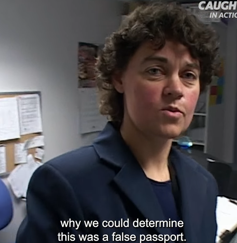 執法人員指經檢查後,發現護照沒有真護照應有的防偽設計。