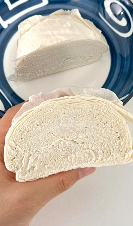 香港一個普通的白饅頭最便宜「一個要6塊錢,很難不稀罕」,又指現時港幣與人民幣的「匯率划算太多了」(圖片來源:小紅書)。