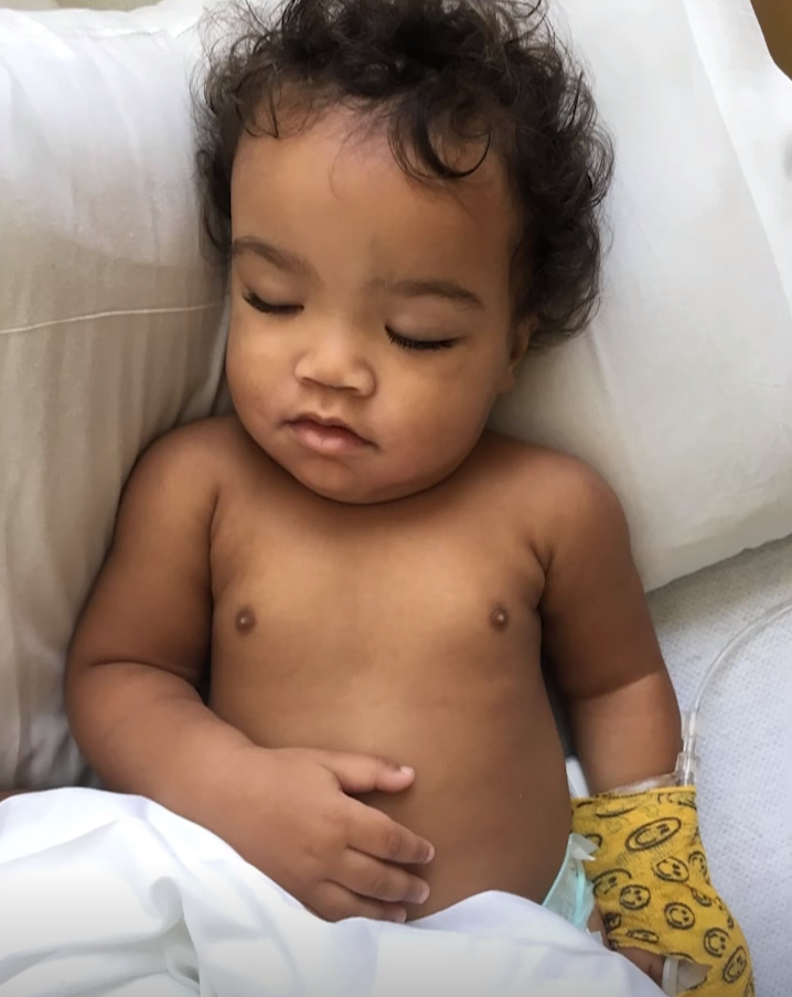 女嬰Kipley Haugen於2017年誤吃水珠後入院。(互聯網)