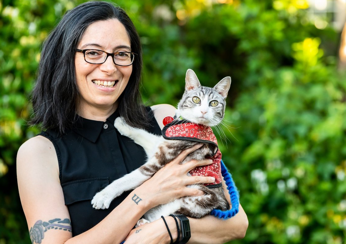 貓行為專家Mikel Delgado。(互聯網)