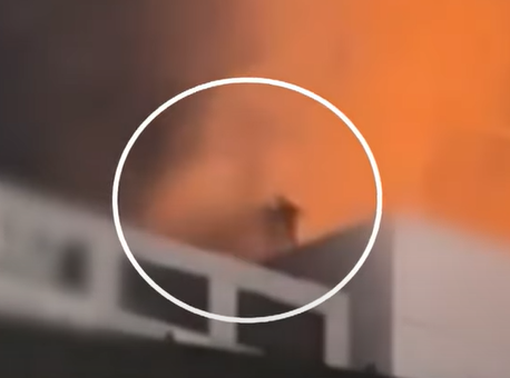 南韓仁川市中心一間酒店昨日(17日)晚上發生火警,至少54傷送院,有民眾從酒店屋頂跳往毗鄰大樓逃生