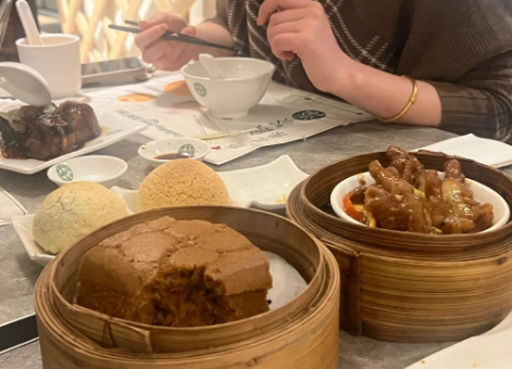 除了網紅店又貴又普通之餘,她又認為香港的物價十分高昂,而且性價比極低。(圖片來源:小紅書)