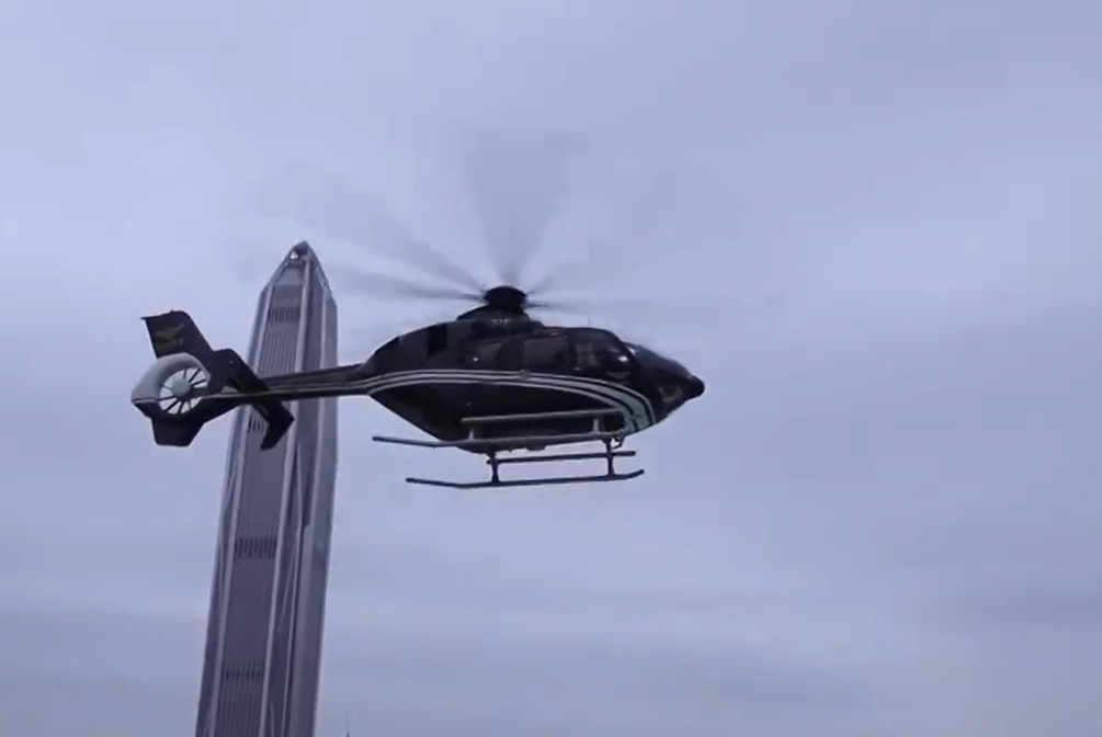 深圳市多條城際「空中的士」航線周一(25日)相繼開通,讓民眾乘坐直升機出行節省時間,服務範圍主要在粵港澳大灣區,其中飛珠海只需10分鐘,赴廣州需25分鐘。