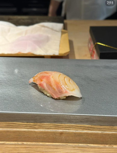 指她所看到的$800有機會是訂金的價錢,又或是「午餐的價錢」,直指「你訂的時候要看清楚啊」。(圖片來源:小紅書)