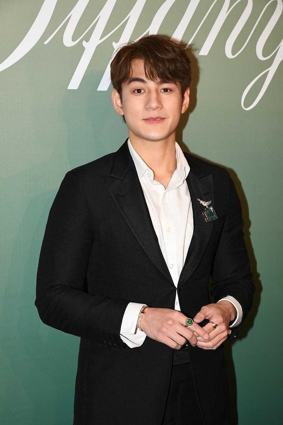 屬虎代表藝人魏浚笙Jeffery 1998年