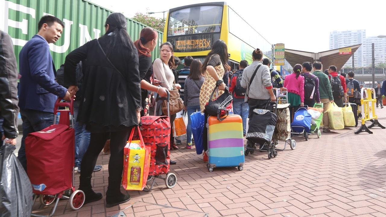 丘應樺:多港人北上消費屬自然現象,關鍵在如何刺激留港市民消費。(資料圖片)