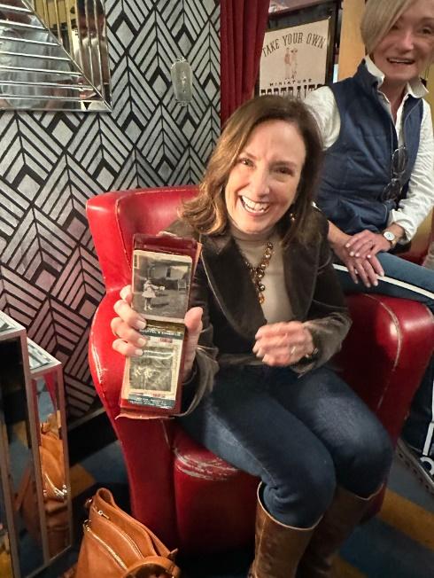 Thea接收母親的銀包後,接受訪問時指出,母親遺失銀包時,自己才得6歲。(X)