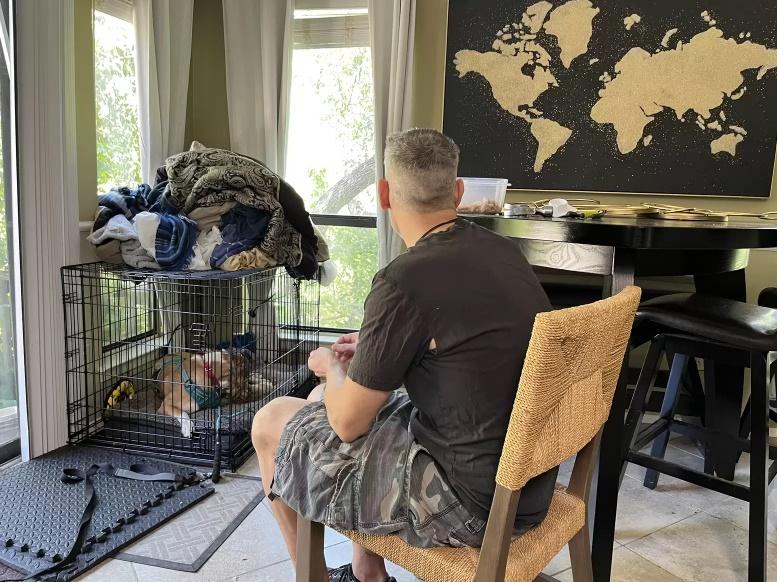 領養回家後仍不斷與Alva溝通建立信任。(IG)