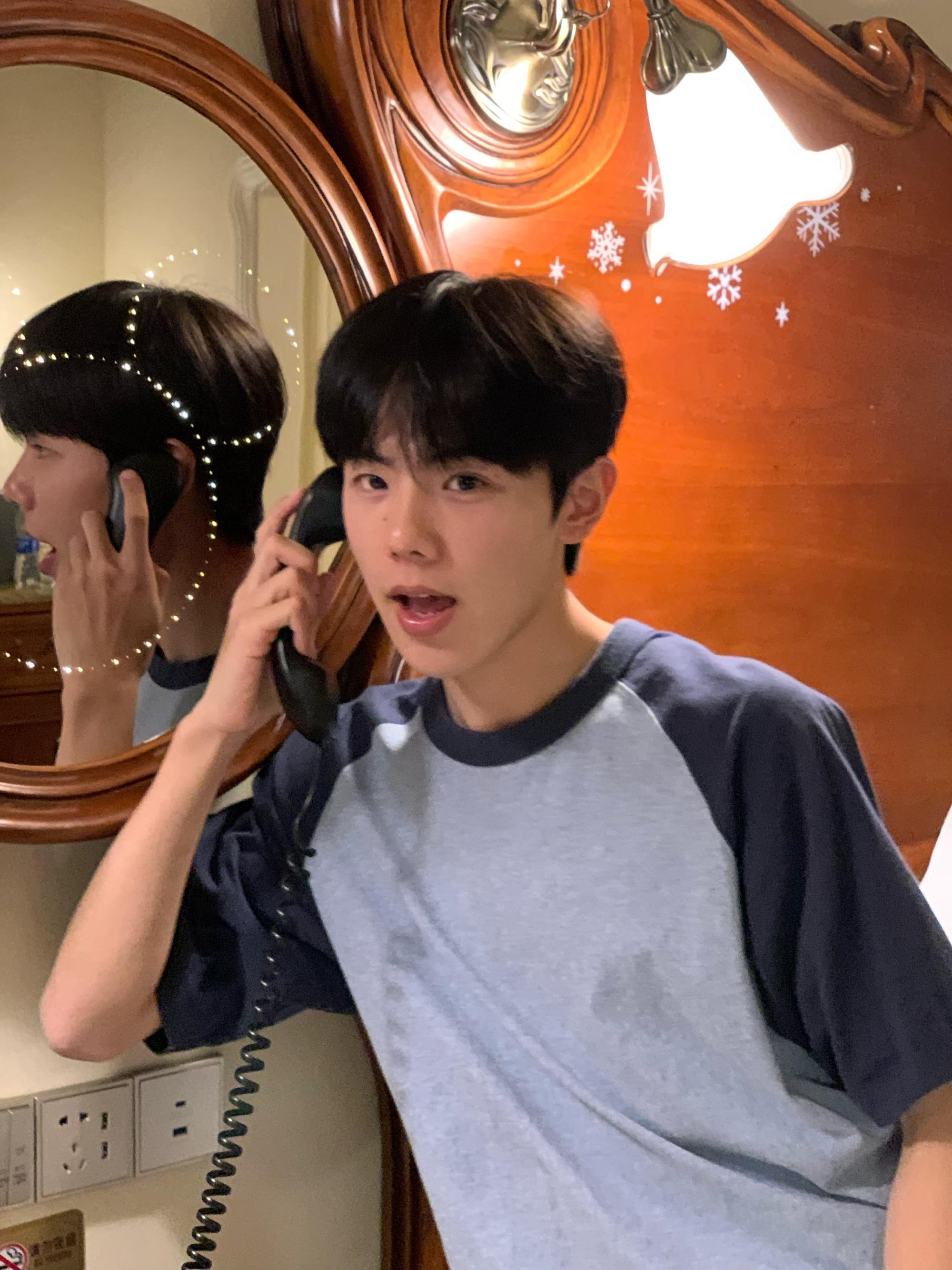 墊底辣孩微博粉絲達225萬(墊底辣孩微博)