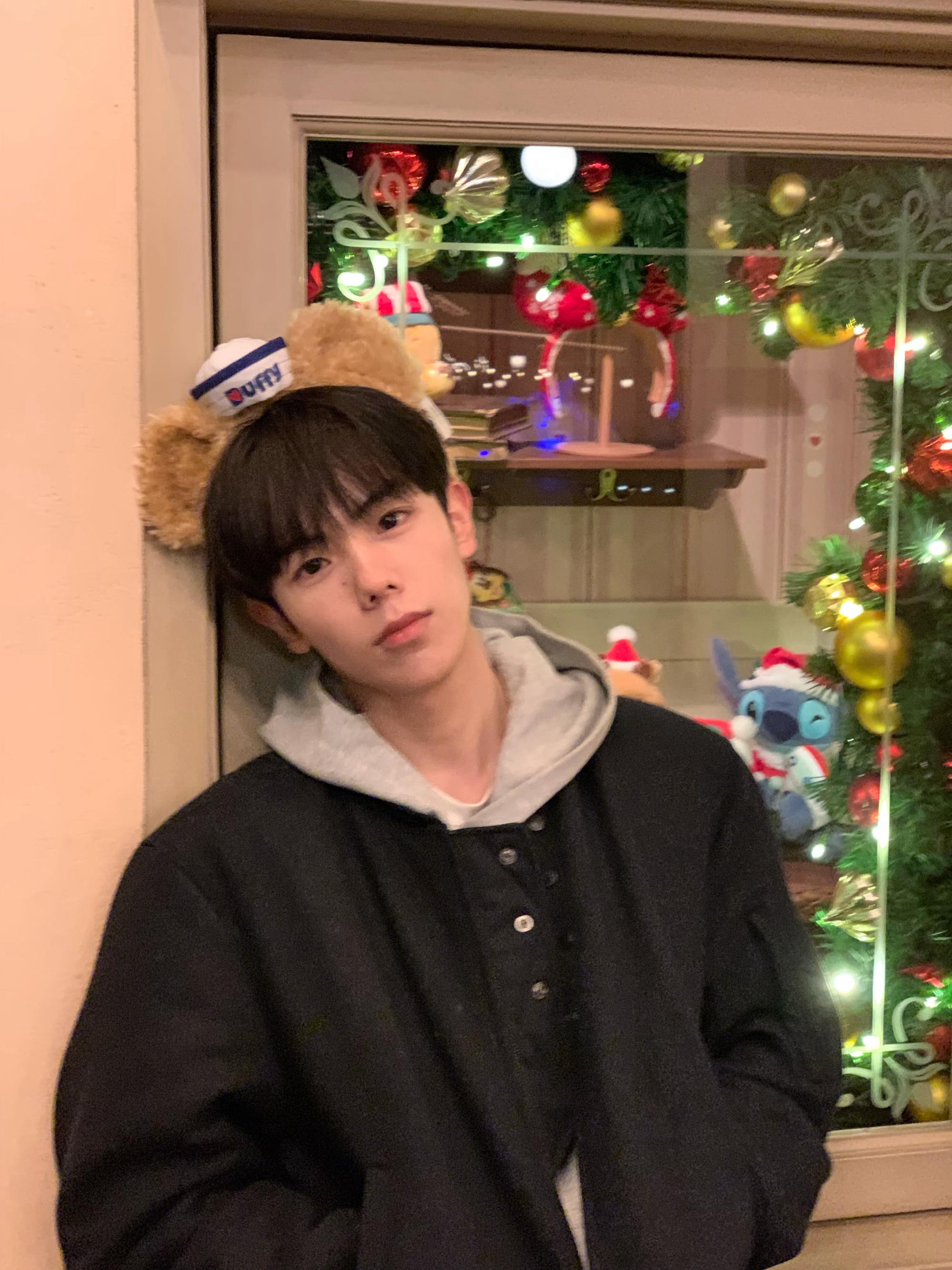 墊底辣孩微博粉絲達225萬(墊底辣孩微博)