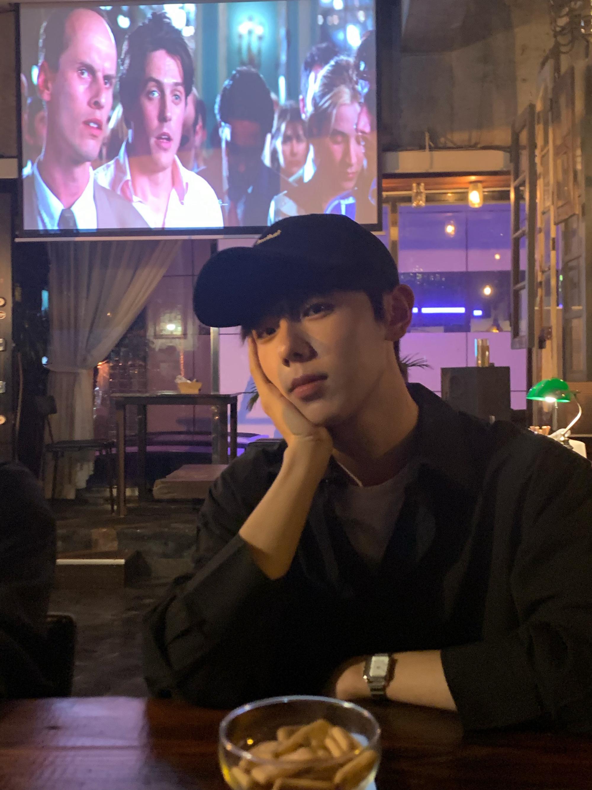 墊底辣孩微博粉絲達225萬(墊底辣孩微博)