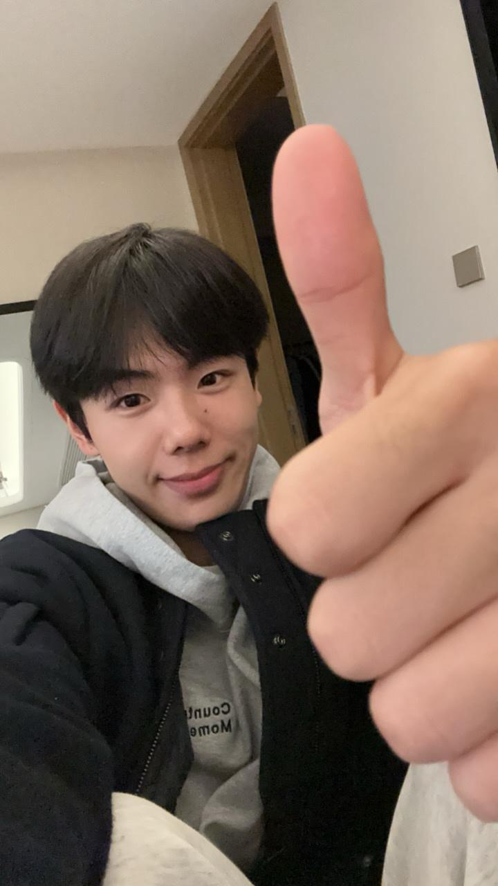 墊底辣孩微博粉絲達225萬(墊底辣孩微博)