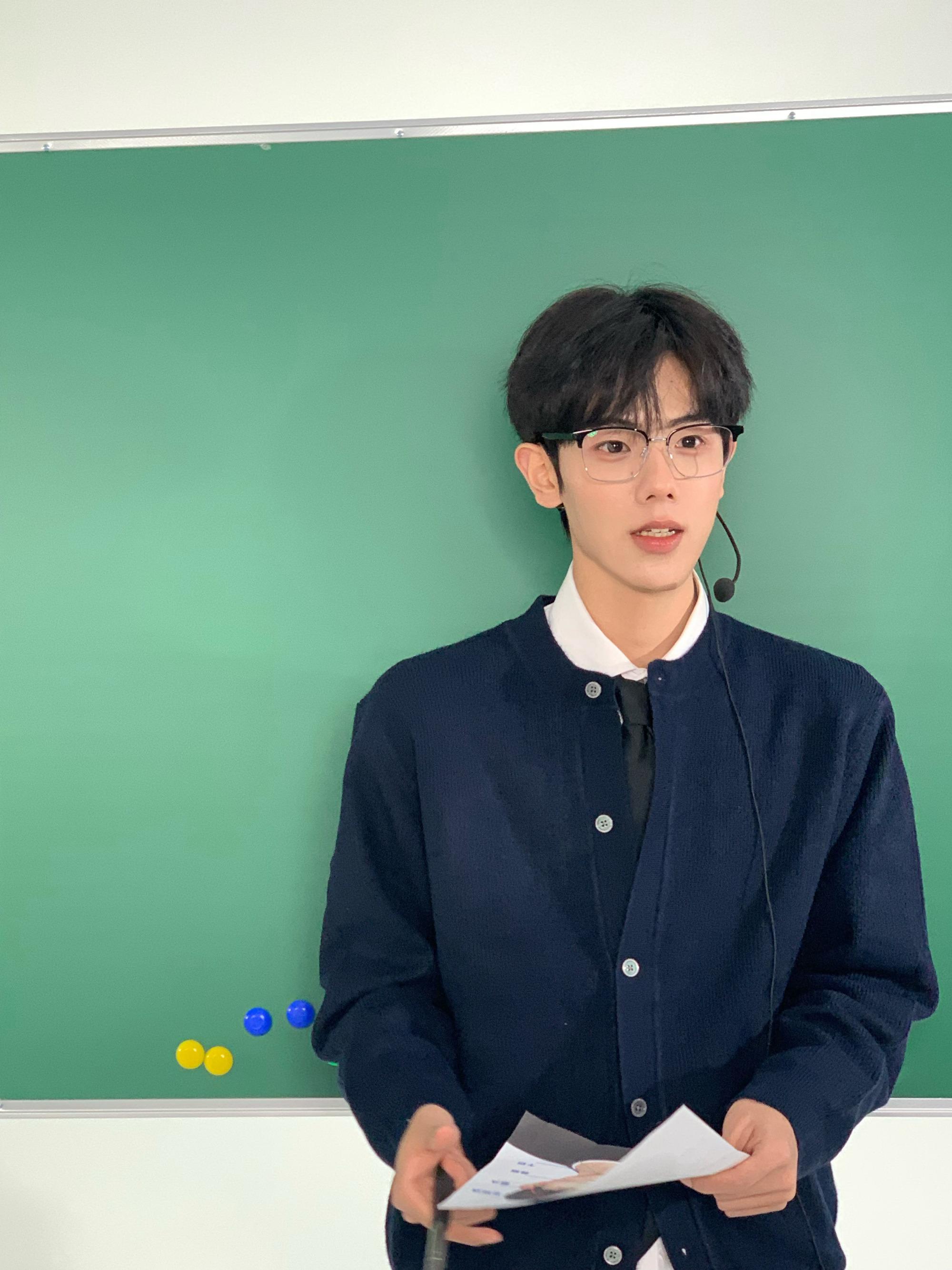 墊底辣孩微博粉絲達225萬(墊底辣孩微博)