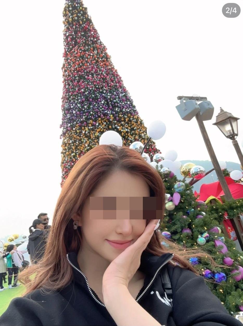 內地女分享在港拍攝的聖誕照片。(網上截圖)