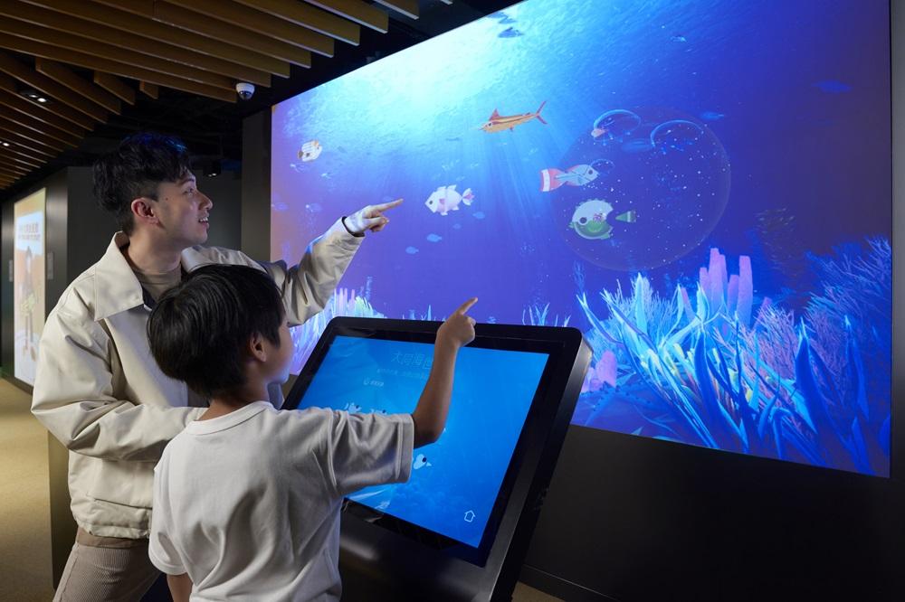 在「大同海世界」遊戲內,參觀人士可化身一尾自身獨家設計的小魚兒,在大海中暢泳,並可結識象徵12種不同族群的魚兒,同時認識和學習他們的獨特文化。