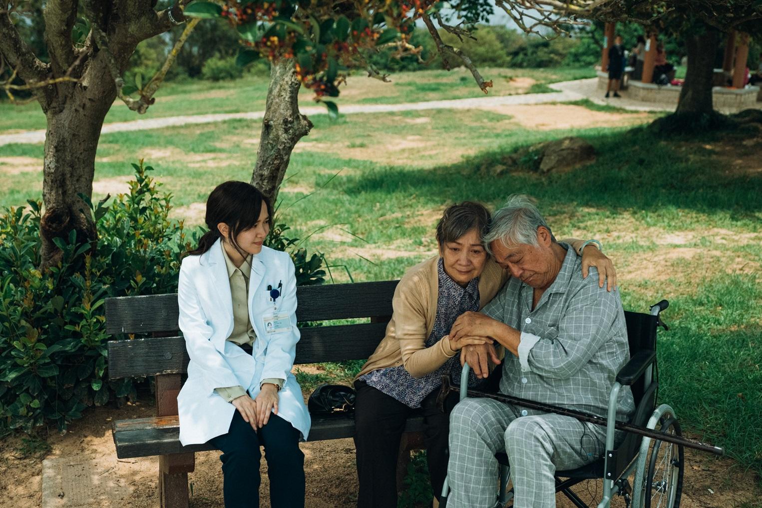 陳紫萱在《源生罪》演實習醫生。