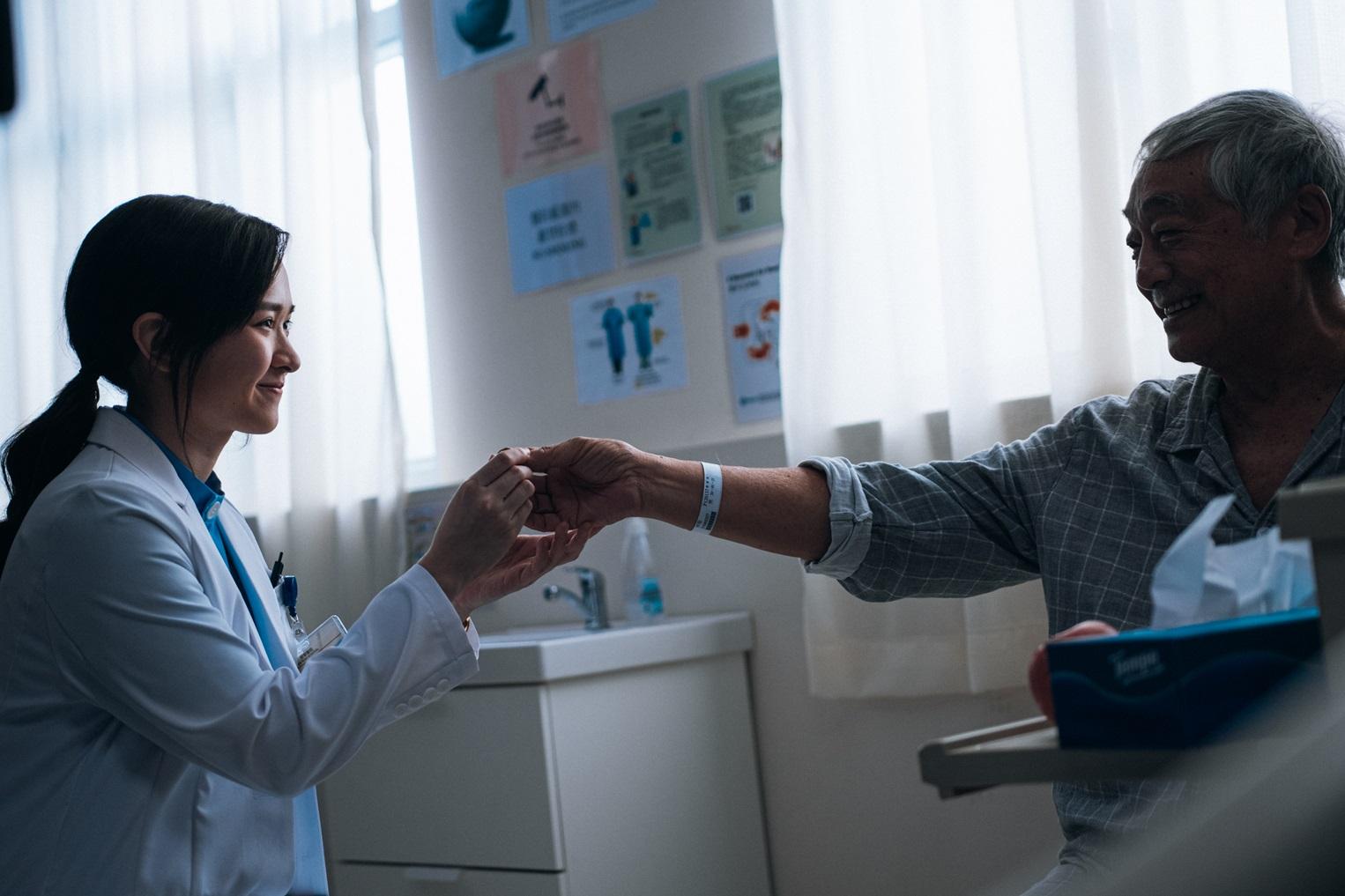 陳紫萱憶起《源生罪》中與曾江演對手戲的片段,感激前輩教她消化劇本。