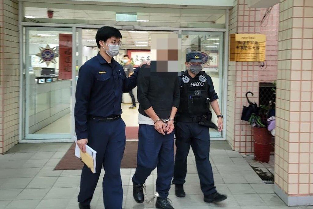 一名香港旅客從加拿大溫哥華搭機,過境台灣桃園機場轉機往香港,過境轉機行李經過X光檢查時,被查獲逾27公斤二級毒品大麻。