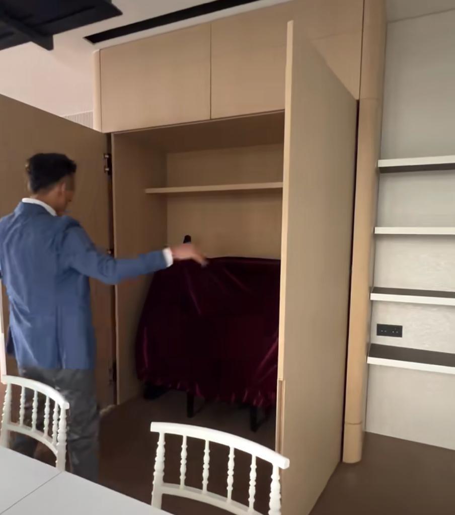 洗米華Mandy Lieu昔日半山愛巢疑成銀主盤 地產經紀拍片,鋼琴設在牆櫃內