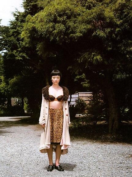 周海媚曾赴日發展,還於當地推出寫真集。