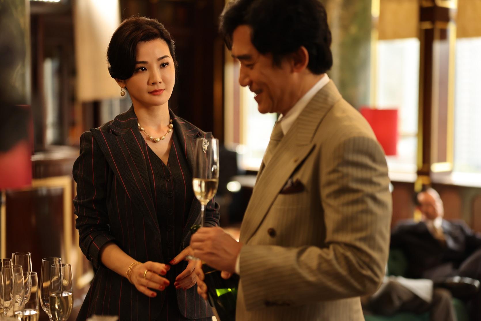 蔡卓妍在《金手指》的角色鍾情於梁朝偉,願意被對方利用。