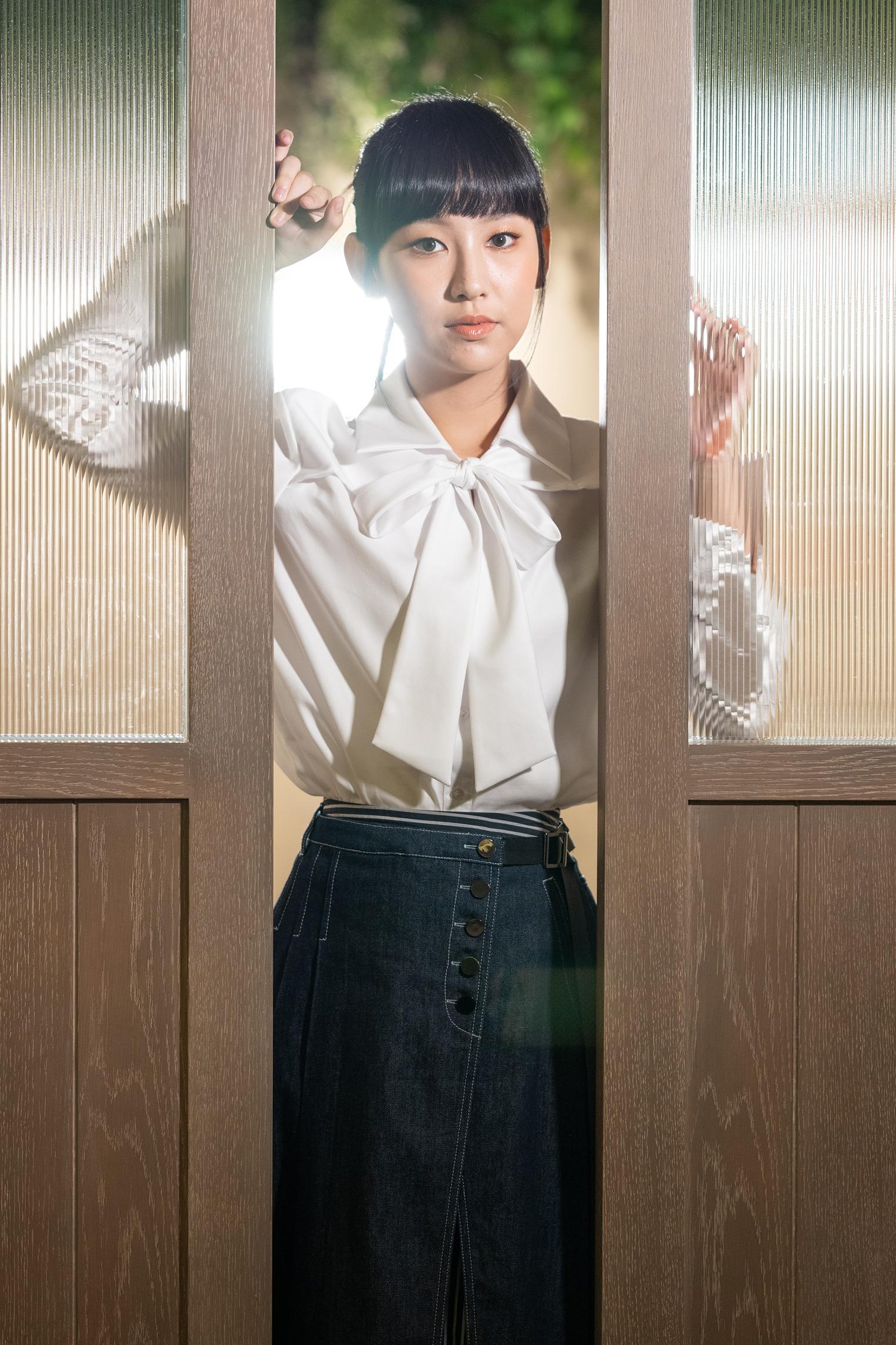 屬雞代表藝人炎明熹 2005年