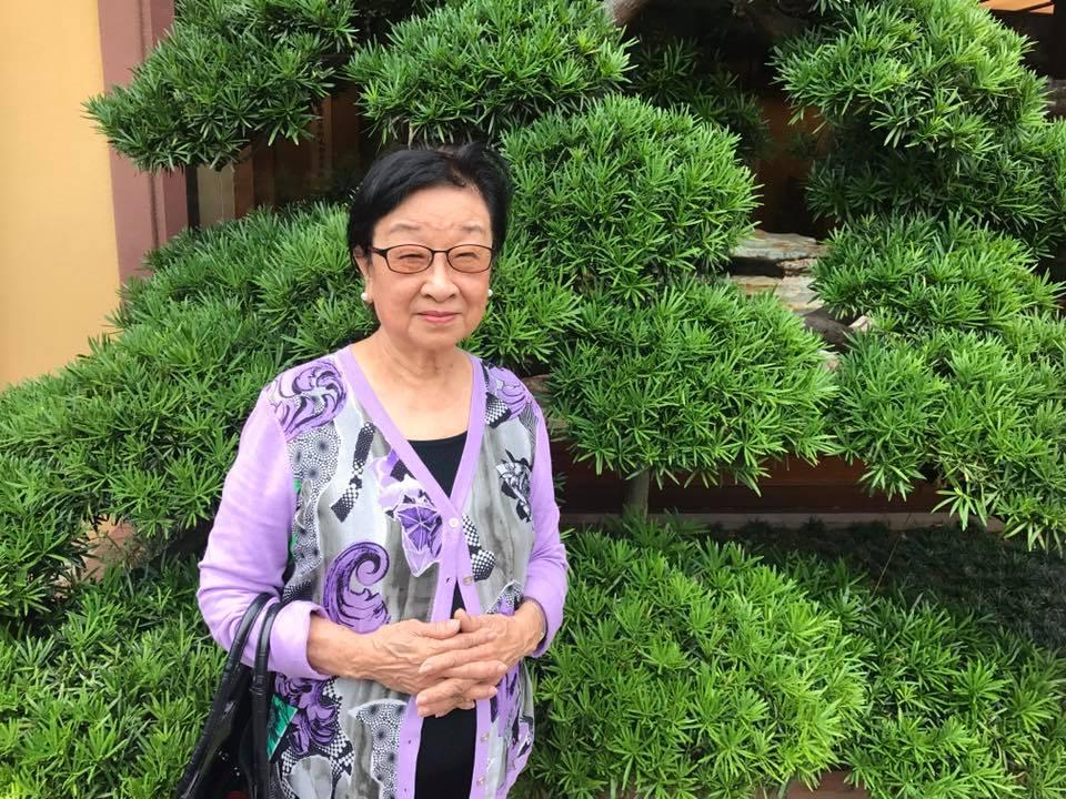 方太方任利莎到鑽石山南蓮園池拍照