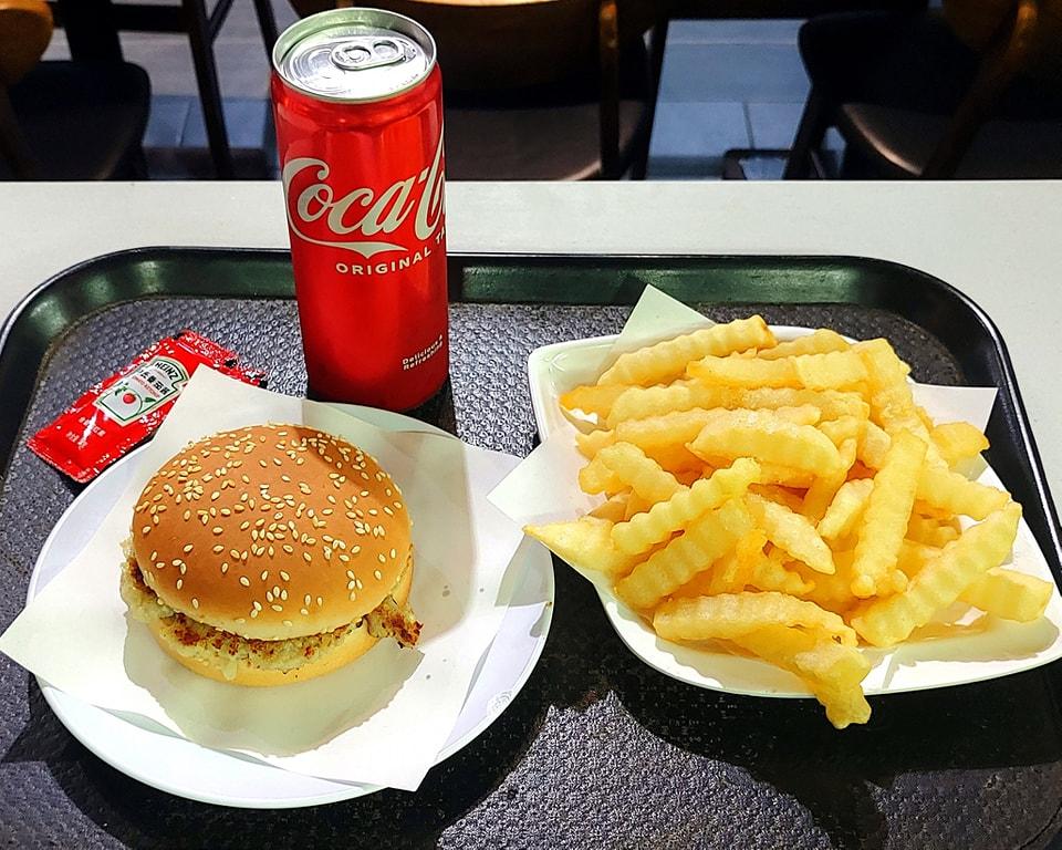 紅磡時新漢堡飽租約期滿結業 店主感謝多年支持「期待未來再見」(時新漢堡飽fb)