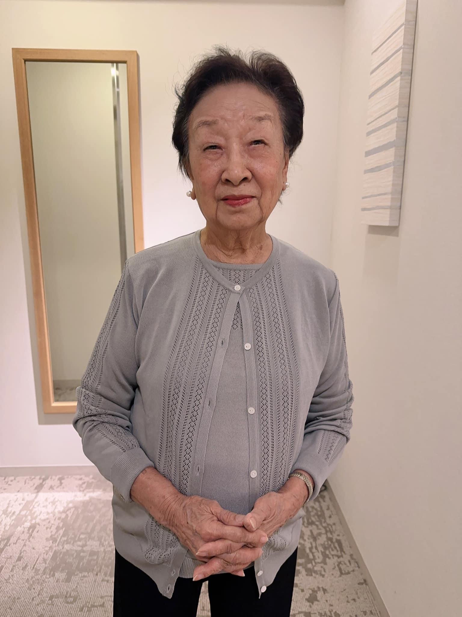 方太方任利莎是香港烹飪電視節目主持,今年89歲
