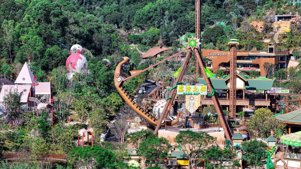深圳龍崗兒童公園內的海盜船,中式海船造型,108個座位屬全亞洲最大。(圖片來源:視覺中國)